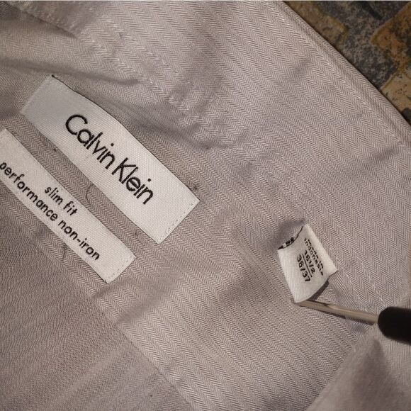 Calvin Klein DressShirtMens 16 1/2 34/35 SilverGrayL/Sl SlimFitNonIron ButtonUp. - Picture 3 of 9